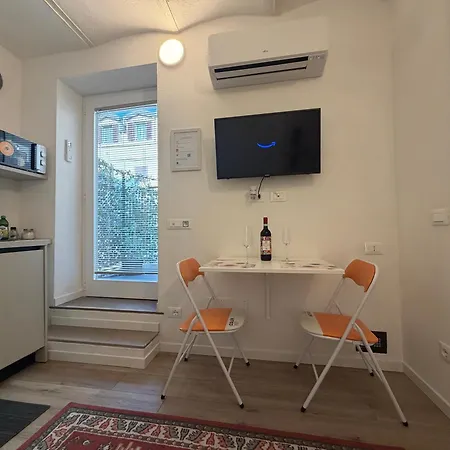 Grazioso Monolocale Διαμέρισμα *
